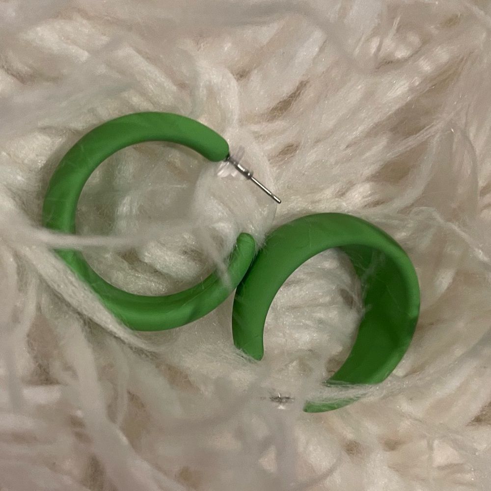 Green Earrings - Picture 5 of 8